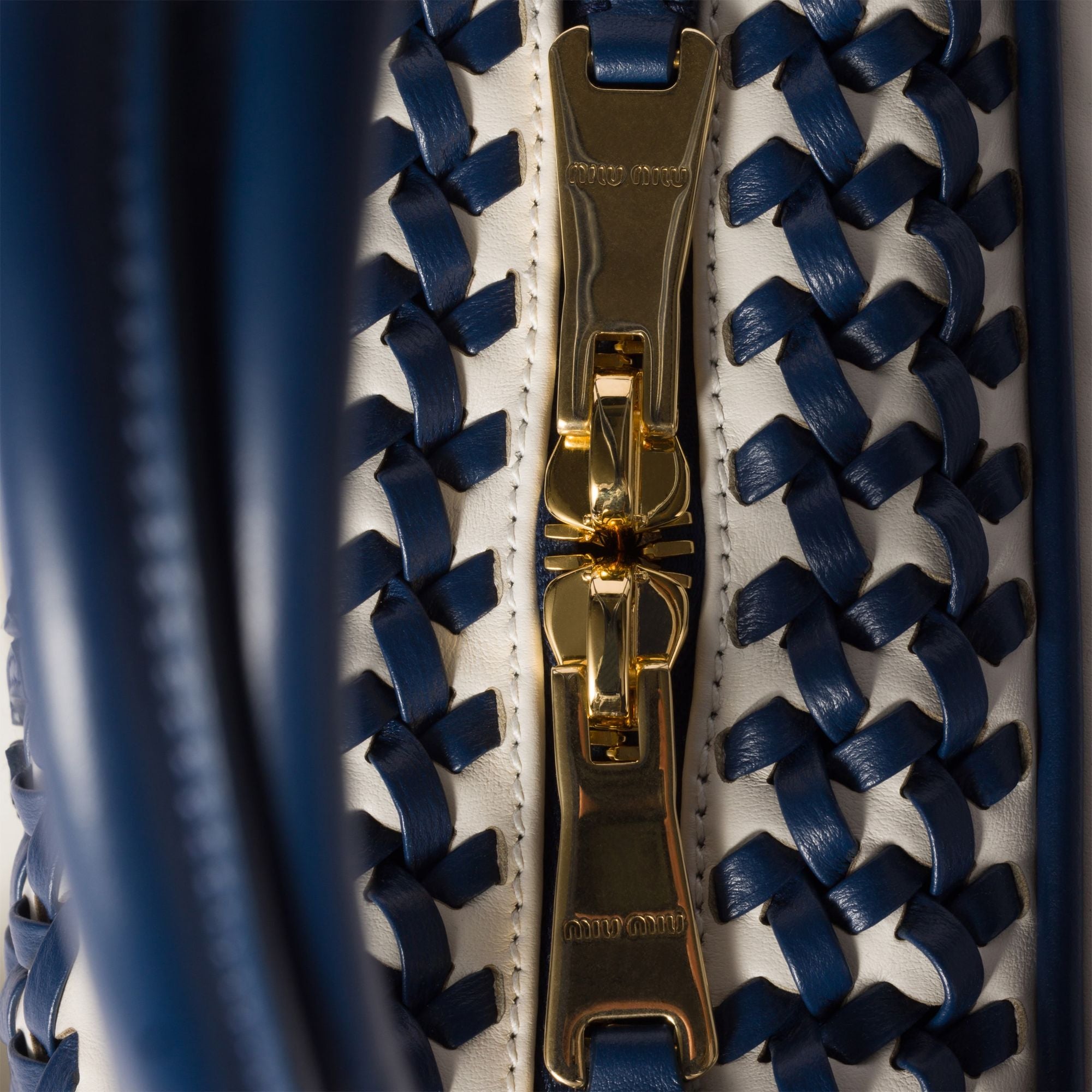 Women Beau Leather Bag - Bluette+bianco