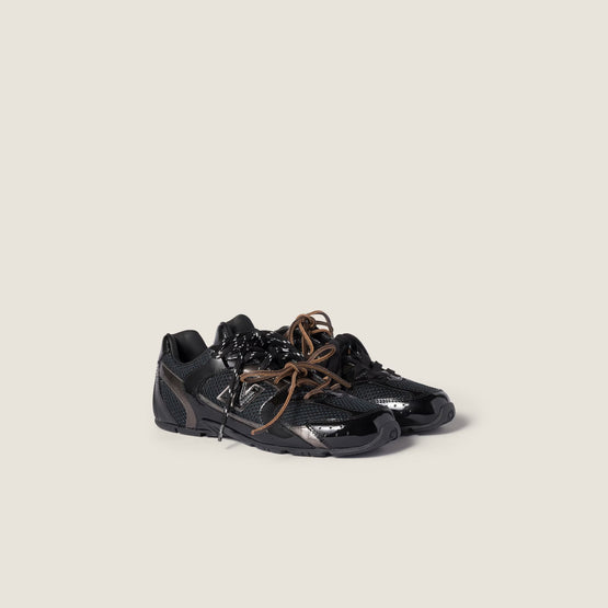 Women New Balance X Miu Miu 530 Sl Patent Leather And Mesh Sneakers - Nero+antracite