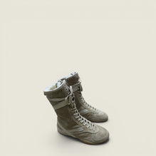Gymnasium suede and shearling boxer boots