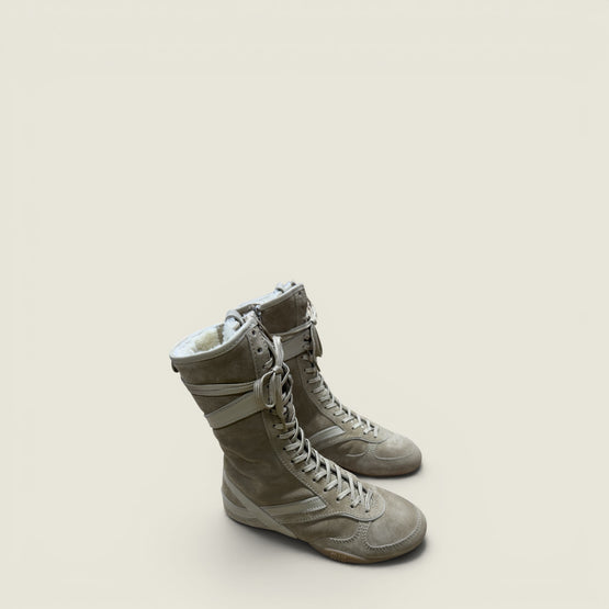 Gymnasium suede and shearling boxer boots