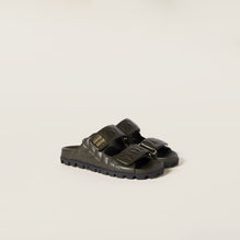 Matelassé nappa leather slides