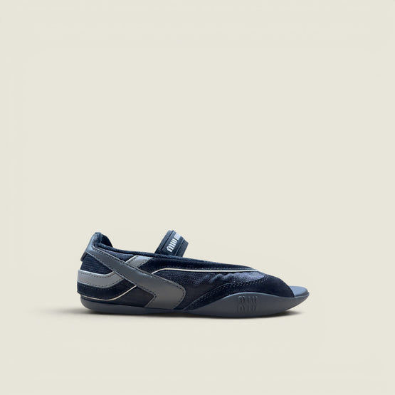 Gymnasium technical fabric thong ballerinas