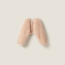 Kidassia shrug